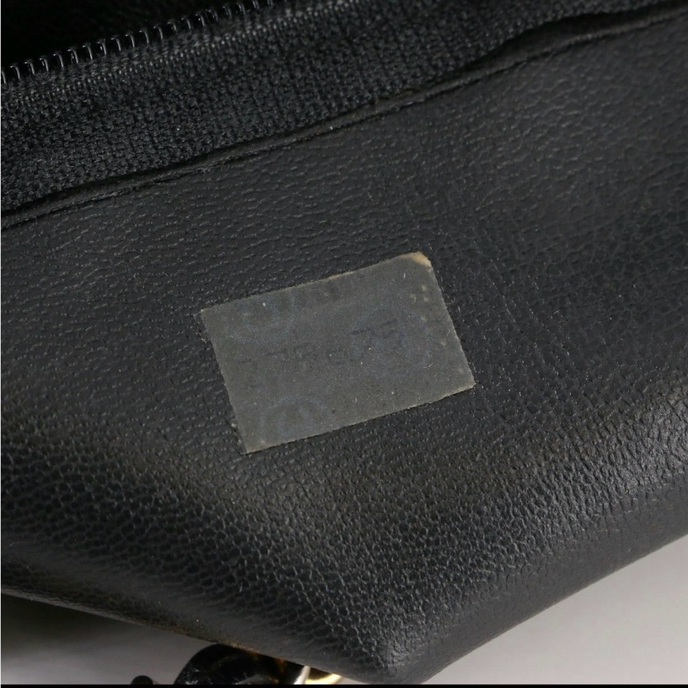 CHANEL Shoulder Black in Quilted Lambskin with Interwoven Chain Strap - Picture 8 of 14